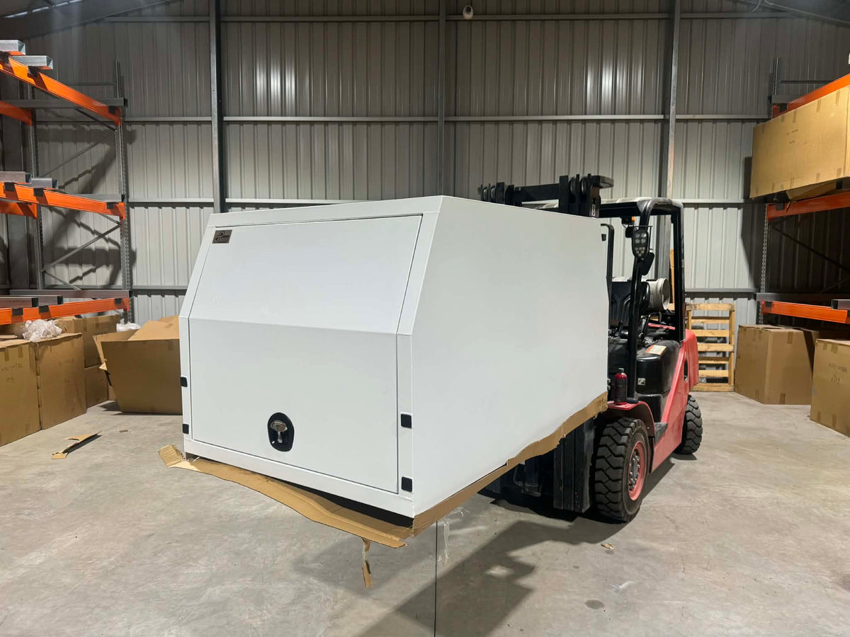 LC79 1200mm White by Infinity Boxes